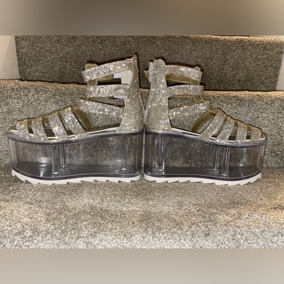 BRAND NEW YRU qloud odessey - size 8 - Picture 4 of 7